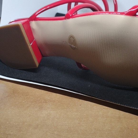 Modatope Red Strappy Heels – Size 6, New in Box! Make Offer - Picture 6 of 7
